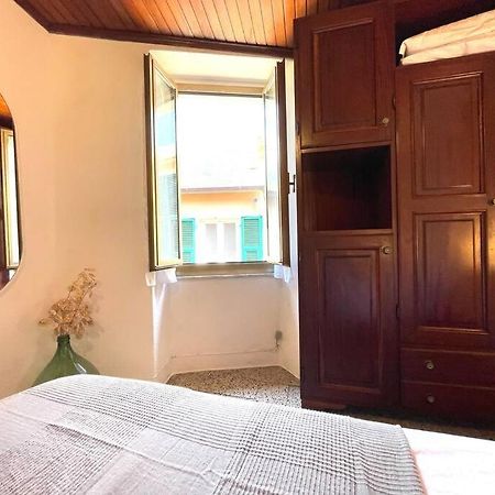 Historic Downtown Home By The Sea With King Bed Monterosso al Mare Esterno foto