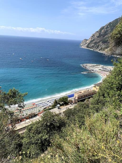 Historic Downtown Home By The Sea With King Bed Monterosso al Mare Esterno foto
