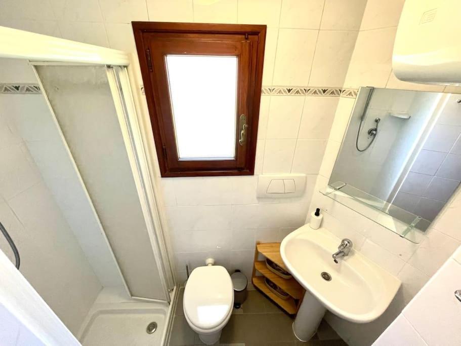Historic Downtown Home By The Sea With King Bed Monterosso al Mare Esterno foto