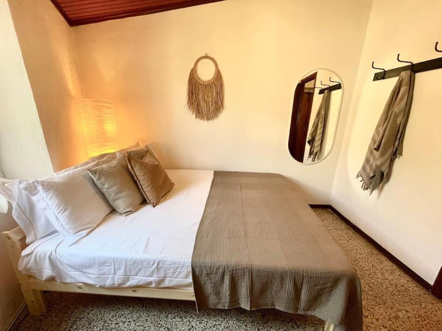 Historic Downtown Home By The Sea With King Bed Monterosso al Mare Esterno foto