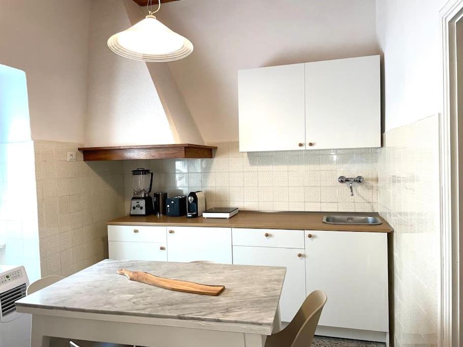 Historic Downtown Home By The Sea With King Bed Monterosso al Mare Esterno foto