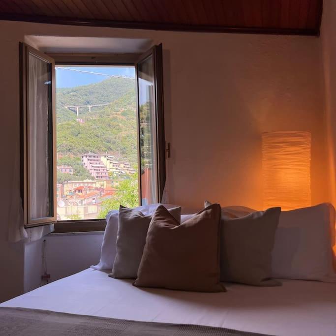 Historic Downtown Home By The Sea With King Bed Monterosso al Mare Esterno foto