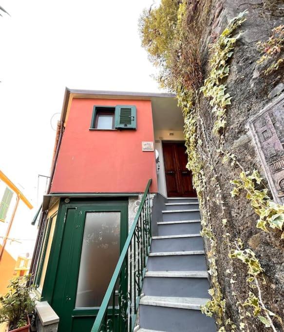 Historic Downtown Home By The Sea With King Bed Monterosso al Mare Esterno foto