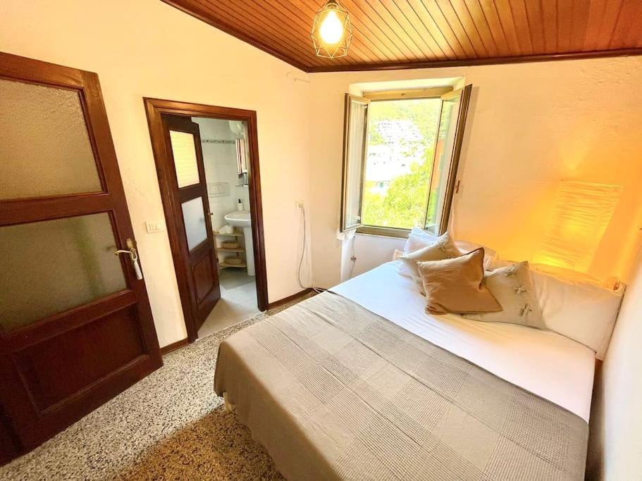 Historic Downtown Home By The Sea With King Bed Monterosso al Mare Esterno foto